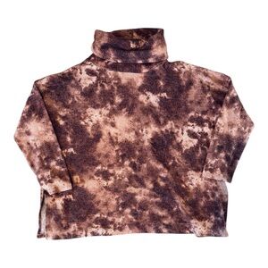 Tye dye turtleneck pullover